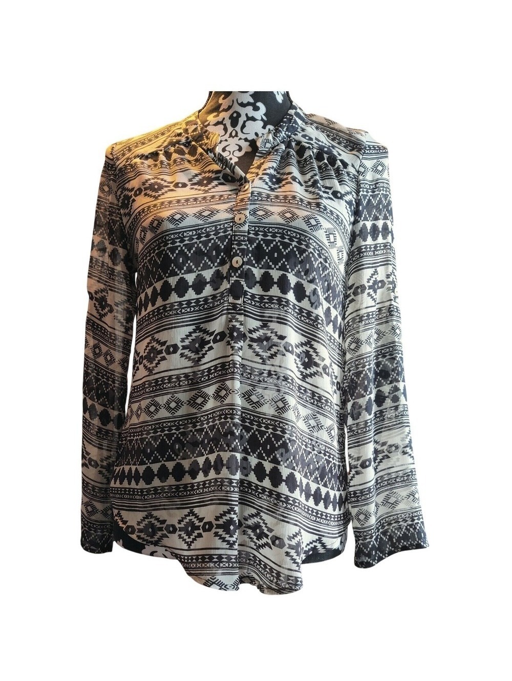 About a Girl Los Angeles Tribal Print Long Sleeve Button Up Blouse Shirt S